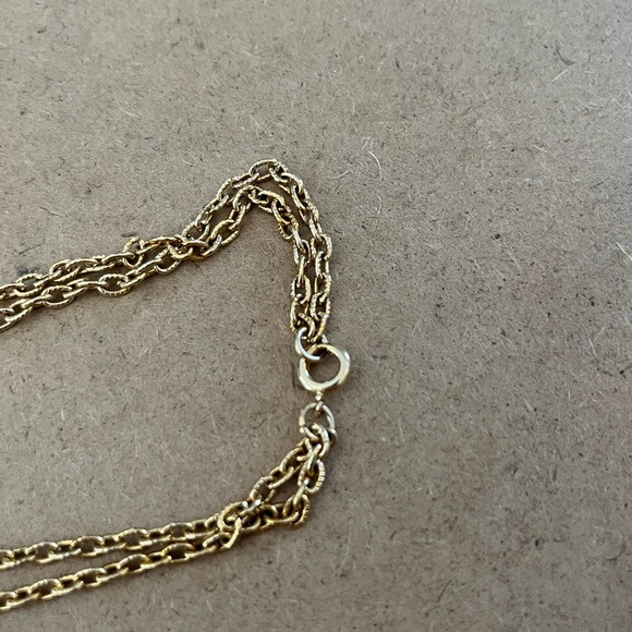 Gold Tone Faux Pearl Necklace and Vintage Faux Clip Earrings - Picture 6 of 12